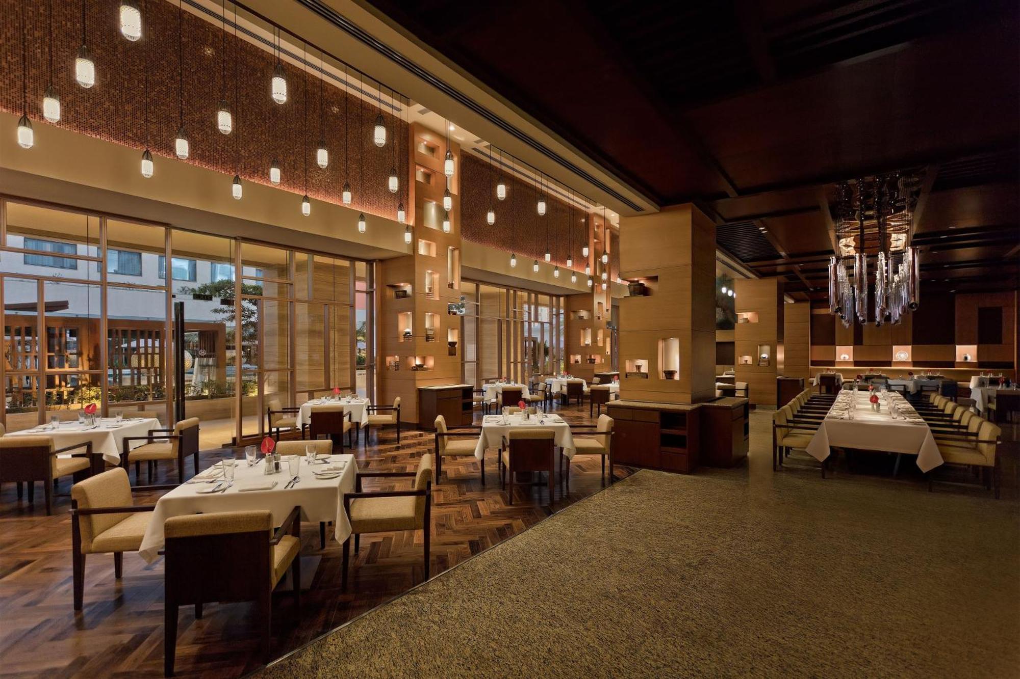 Sheraton Grand Bengaluru Whitefield Hotel & Convention Center Eksteriør billede