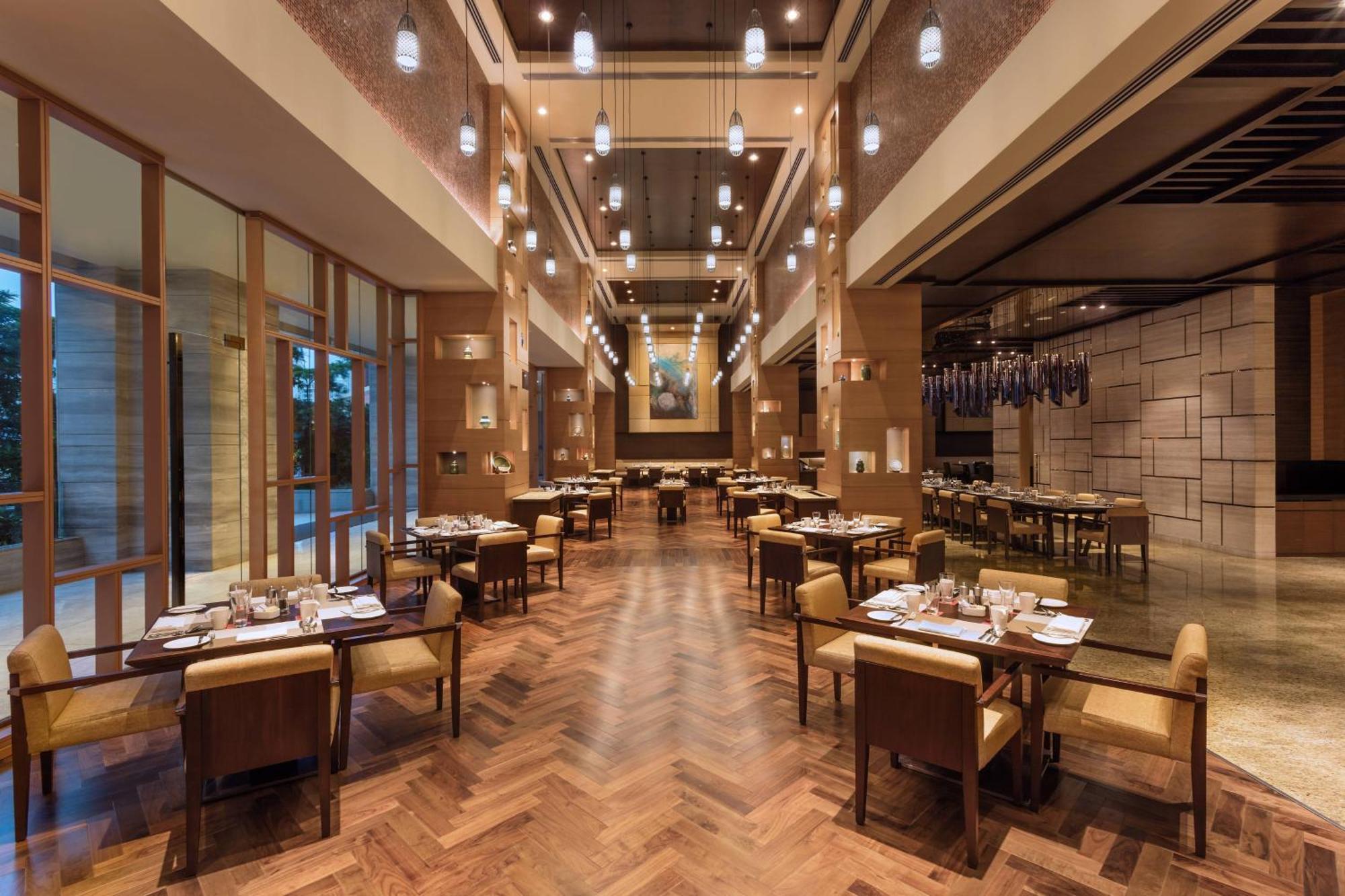 Sheraton Grand Bengaluru Whitefield Hotel & Convention Center Eksteriør billede