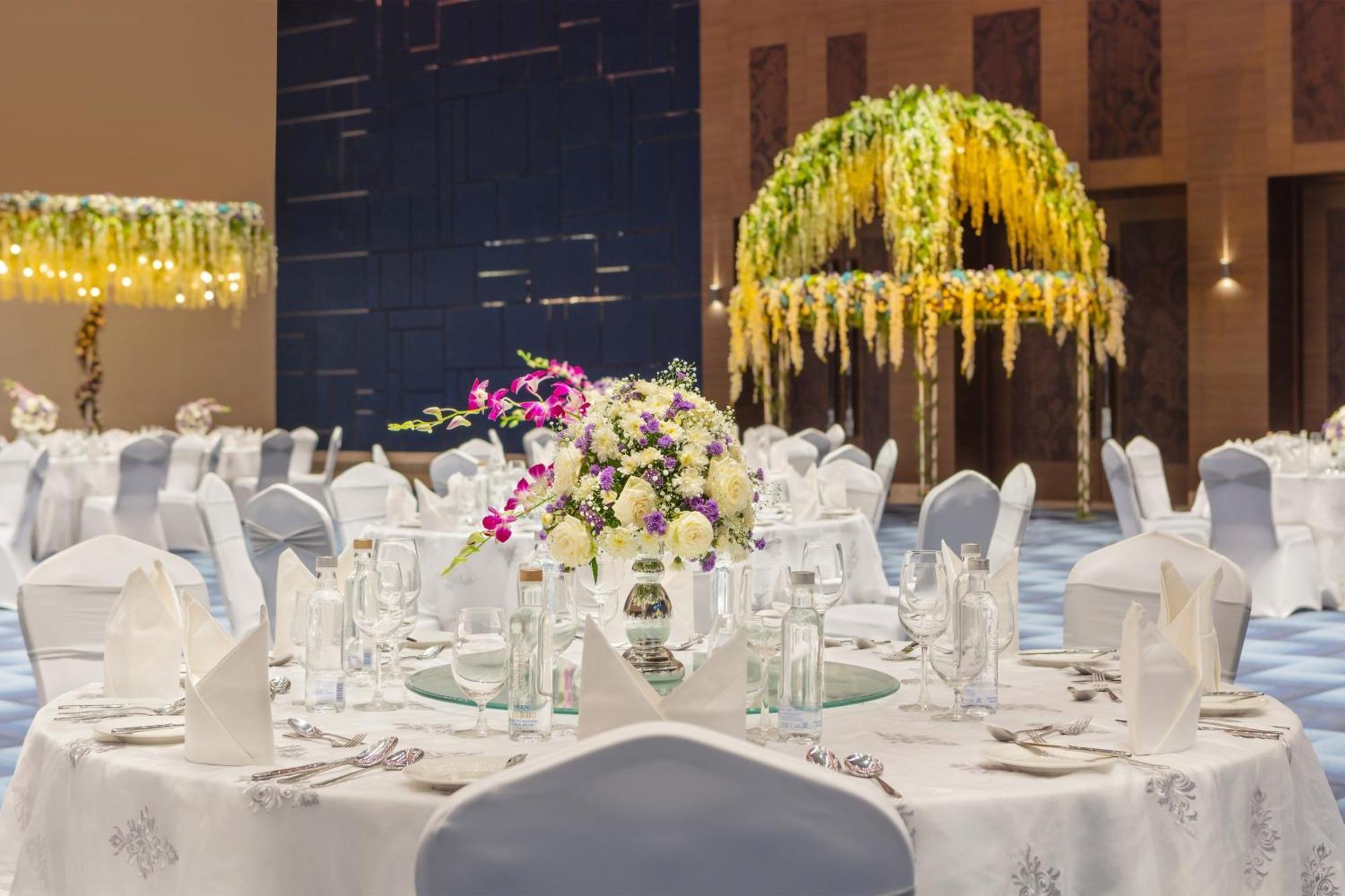 Sheraton Grand Bengaluru Whitefield Hotel & Convention Center Eksteriør billede